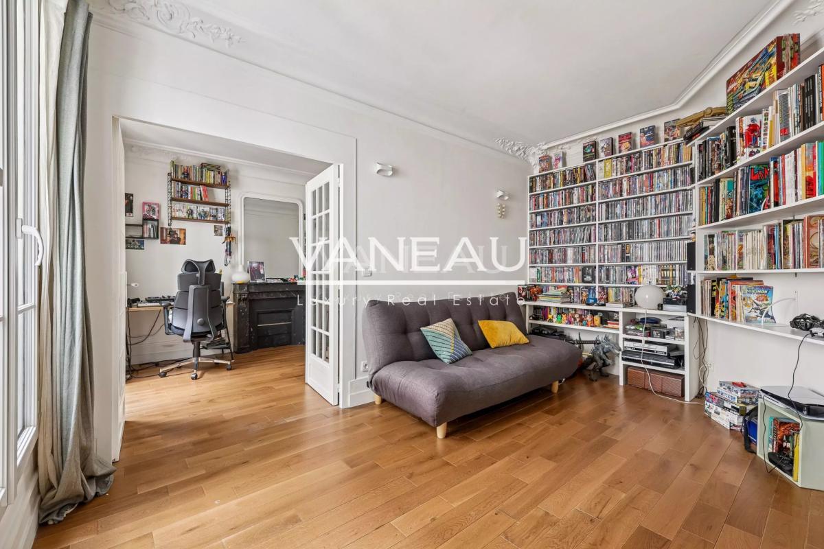 Paris Xe - Rue Beaurepaire - Beau 3 pièces classique en parfait 