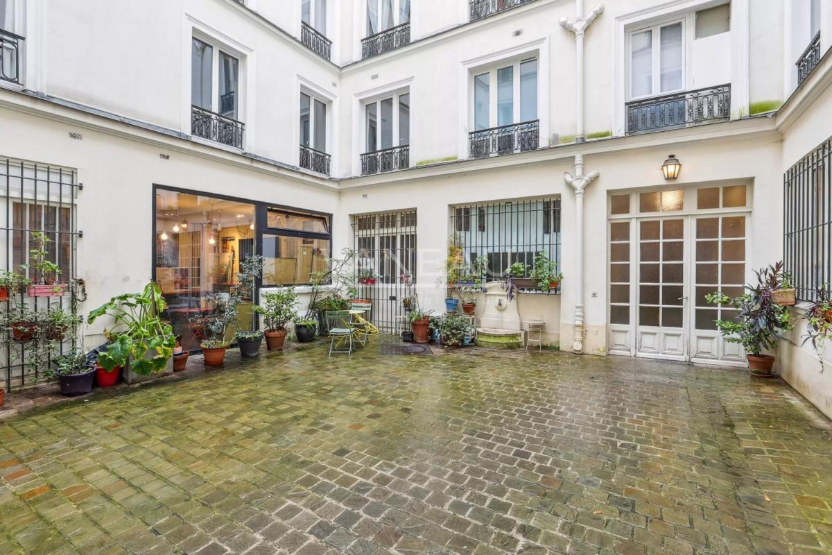 Paris Xe - Rue Beaurepaire - Beau 3 pièces classique en parfait 