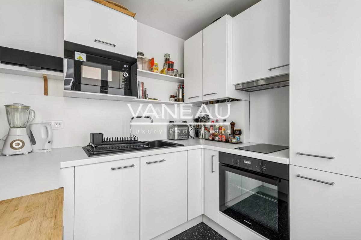 Paris Xe - Rue Beaurepaire - Beau 3 pièces classique en parfait 