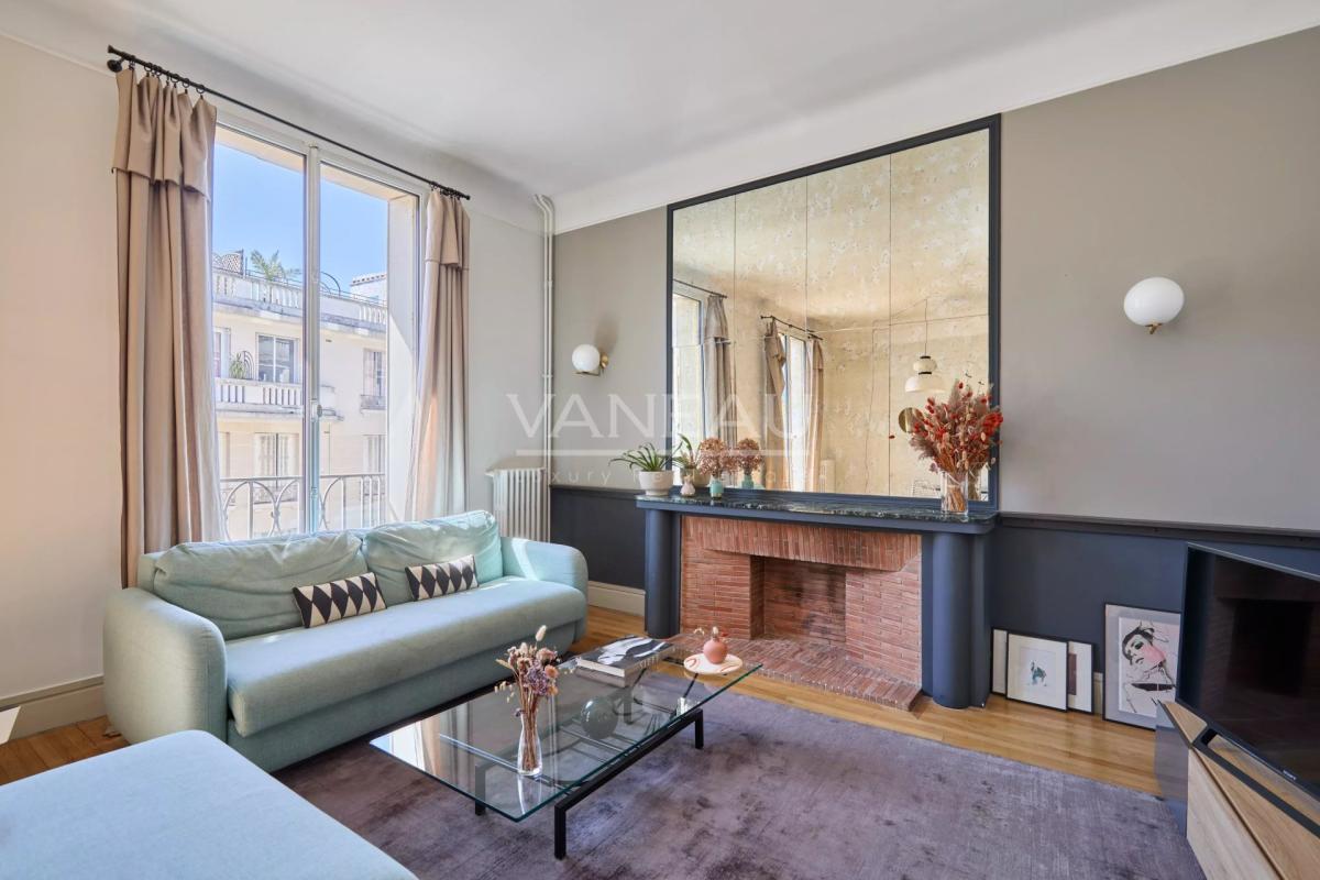 Paris XVIème - Pied-à-terre  rénové - Art déco