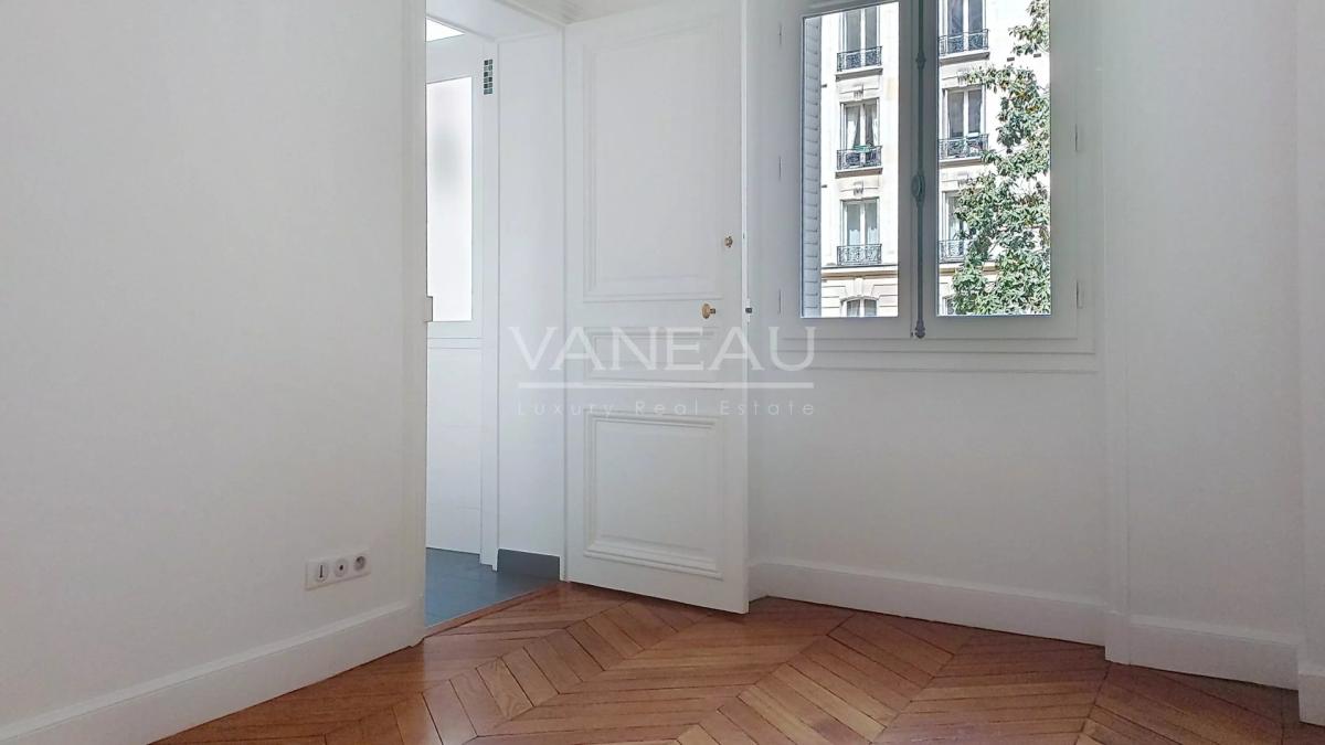 PARIS XVII - Rue de Tocqueville - Duplex