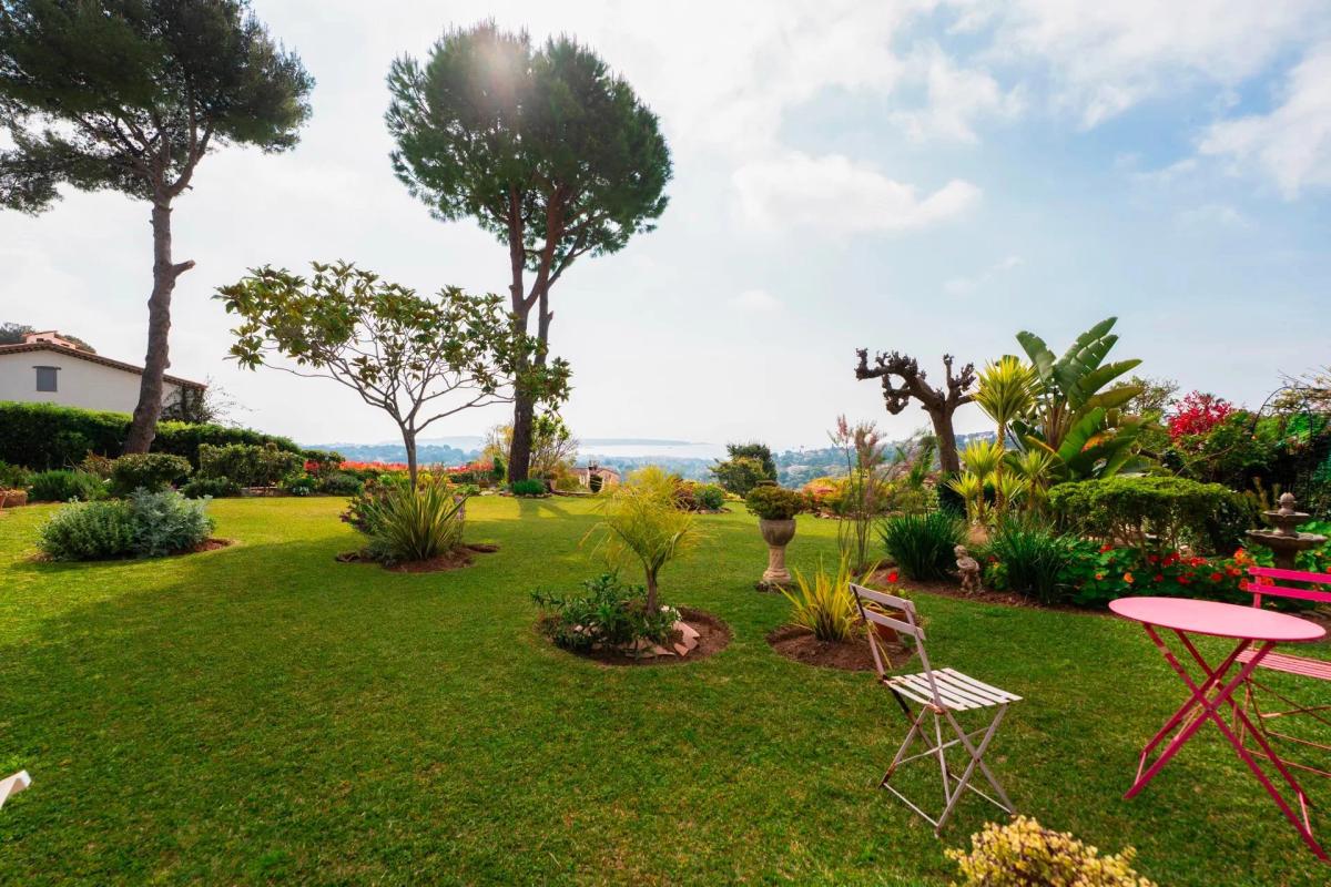 Antibes, Bastide de charme avec vue Mer à vendre