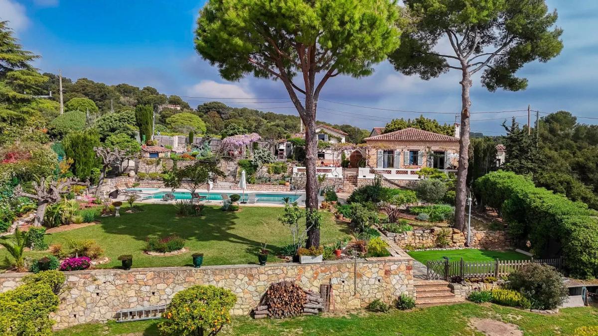 Antibes, Bastide de charme avec vue Mer à vendre