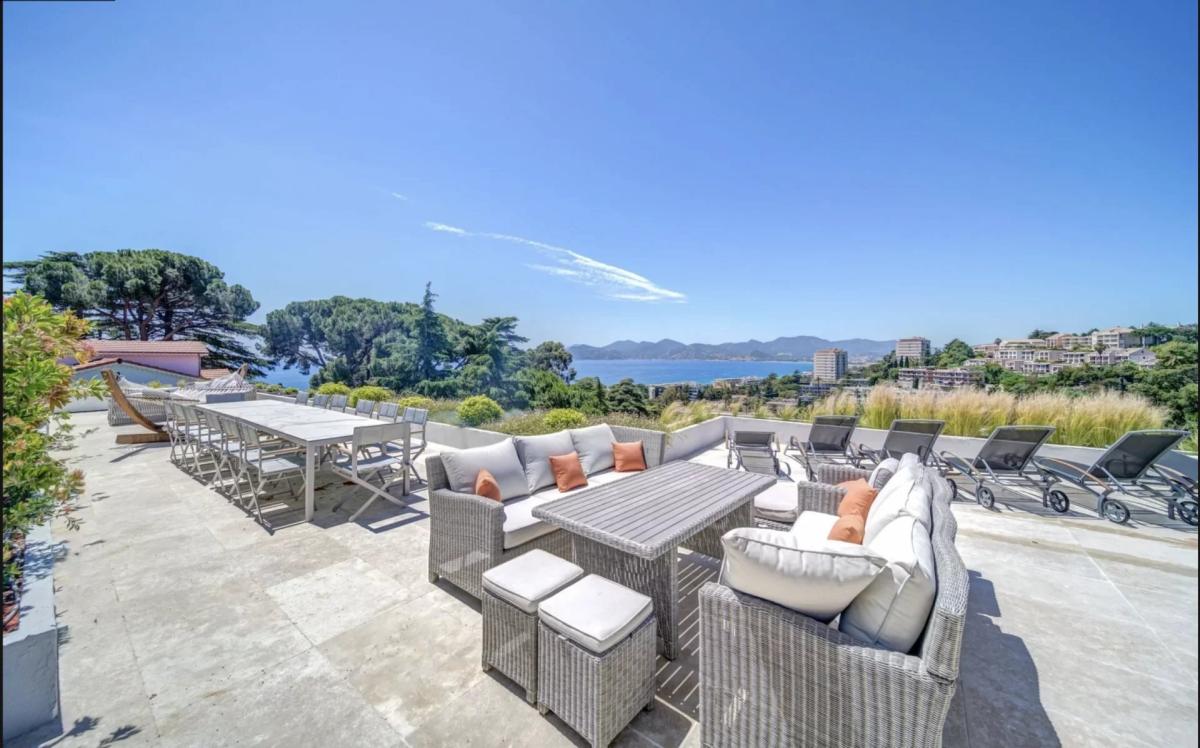 Cannes Croix des Gardes : Magnifique Villa avec vue mer panorami