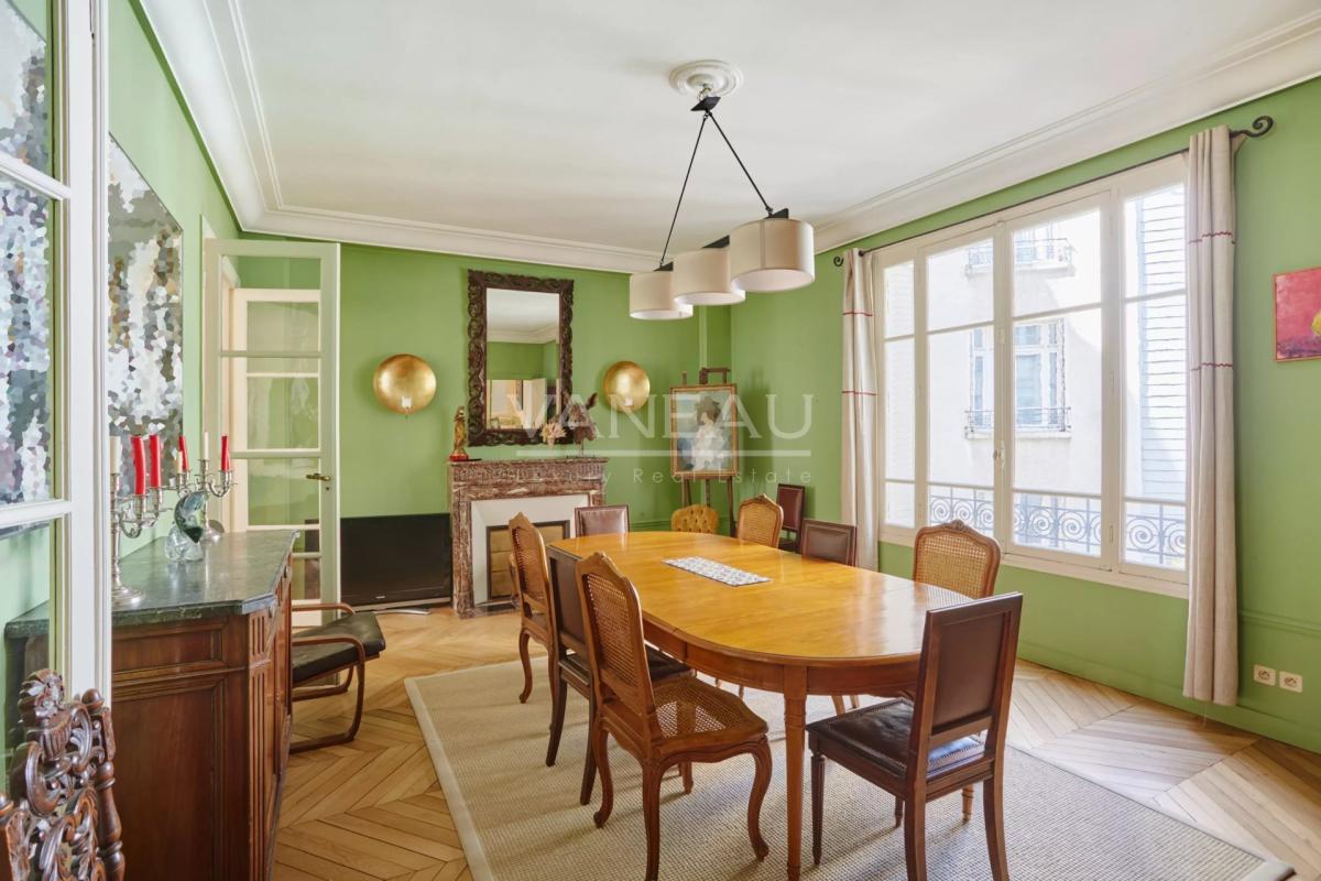 Paris XVIe - Passy - Appartement familial et de réception.