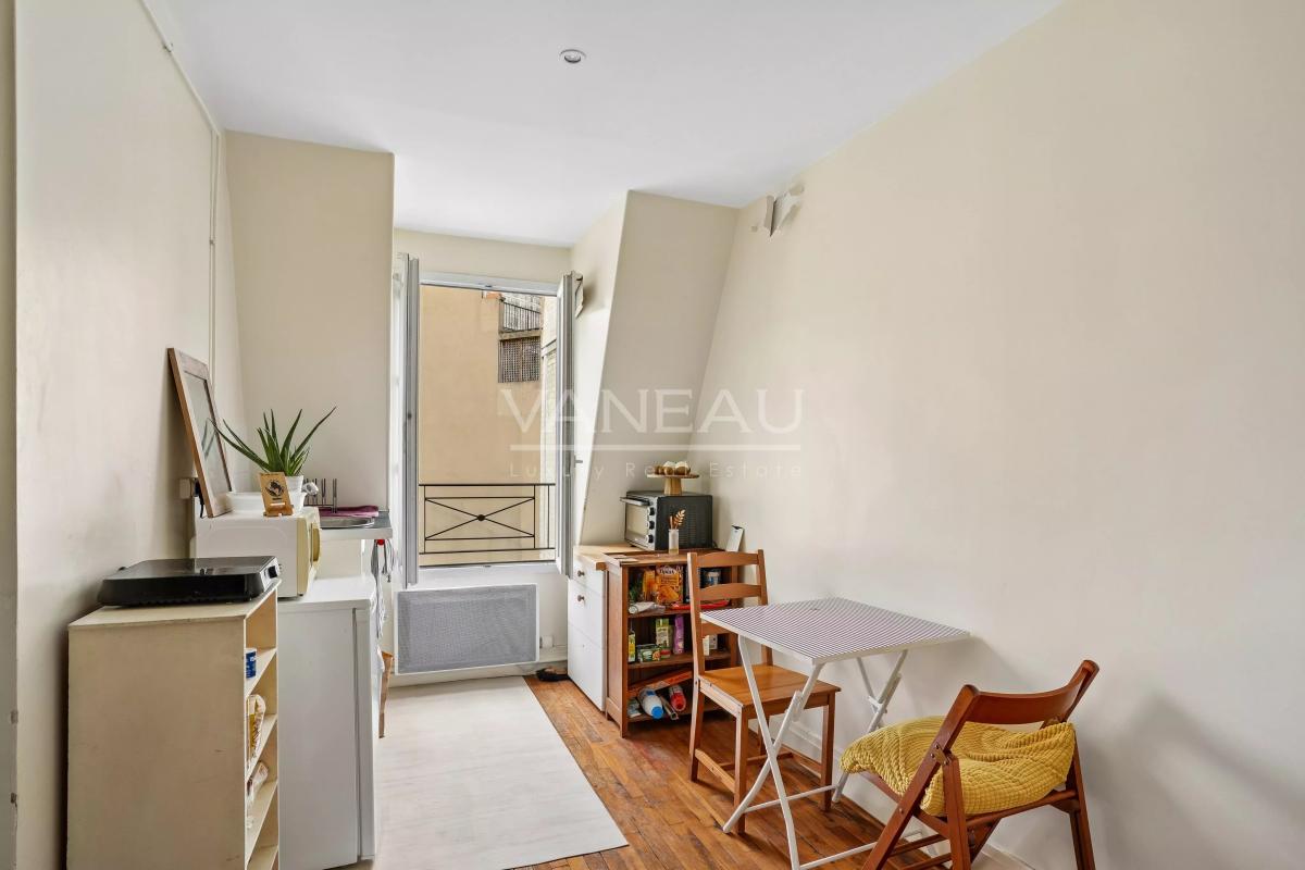 Paris XVIe - Passy - Appartement familial et de réception. Très faibles charges.