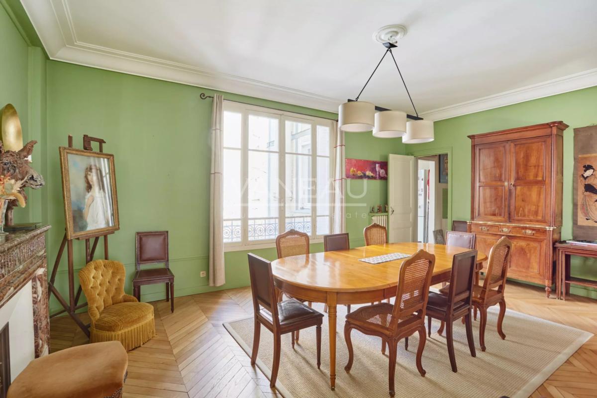 Paris XVIe - Passy - Appartement familial et de réception.