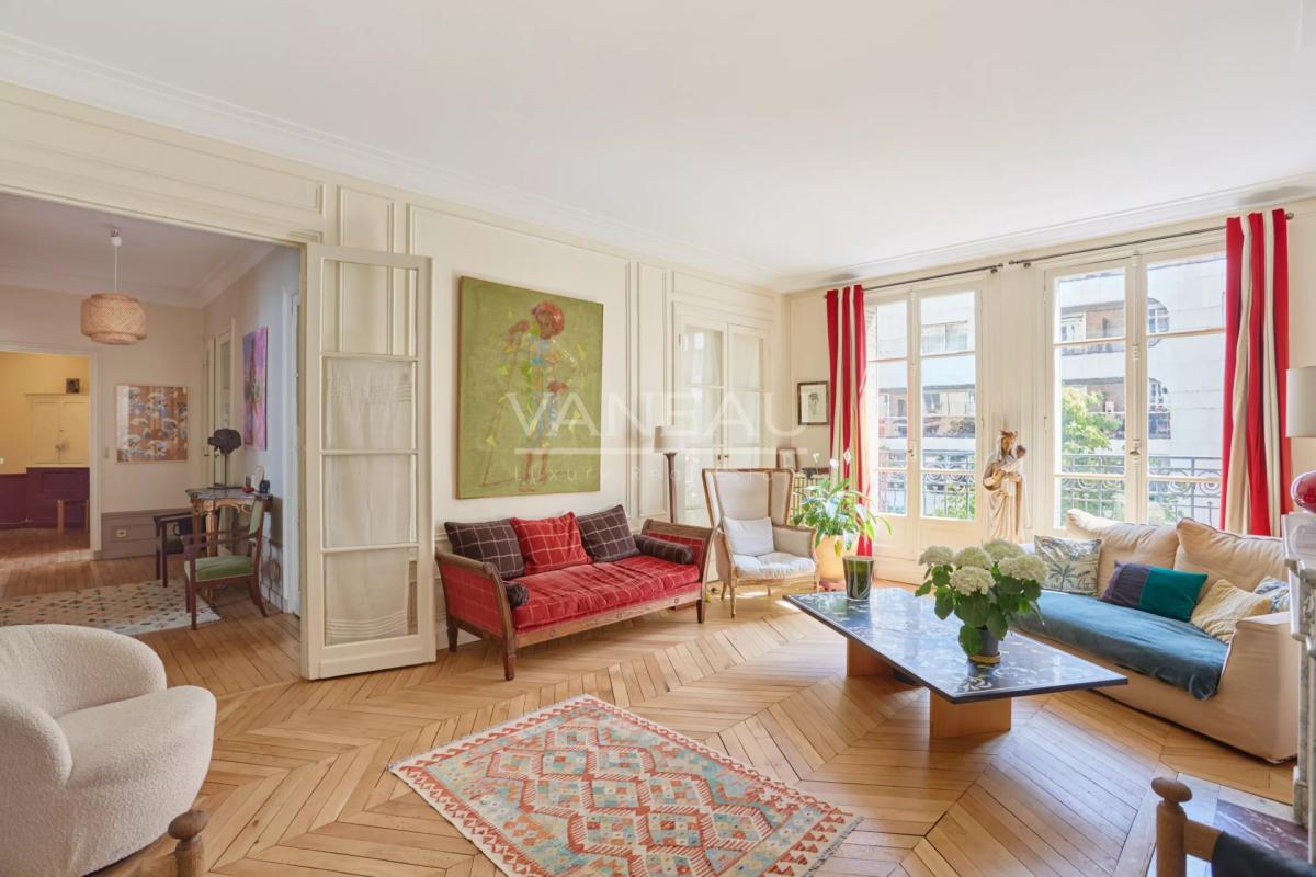 Paris XVIe - Passy - Appartement familial et de réception.