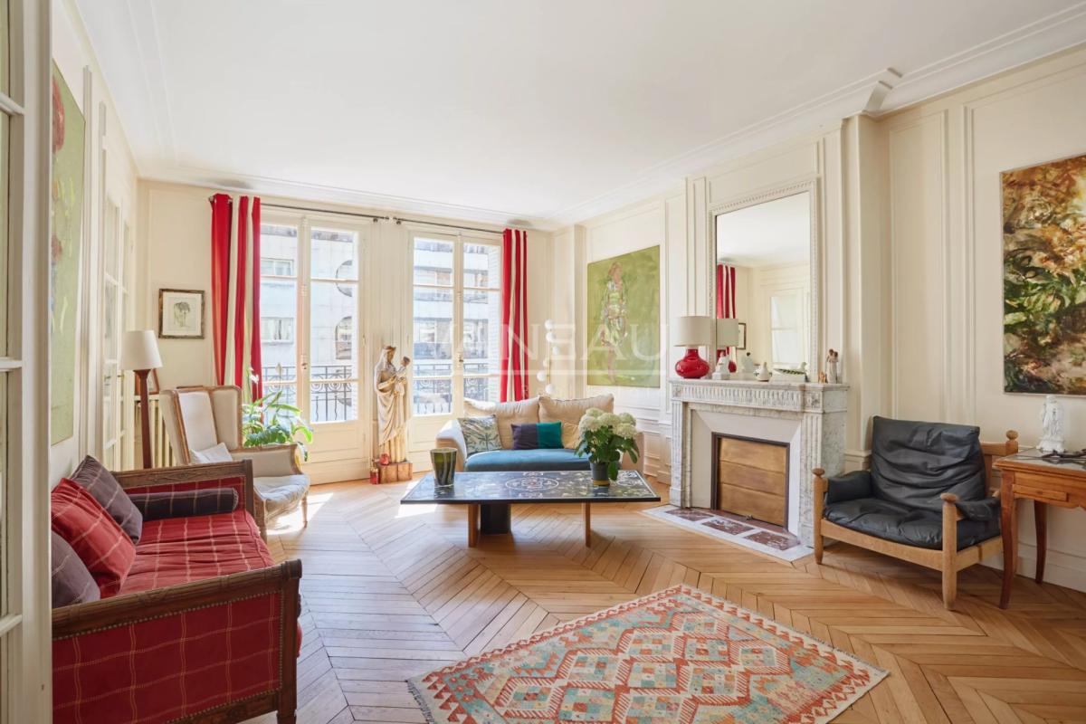 Paris XVIe - Passy - Appartement familial et de réception.