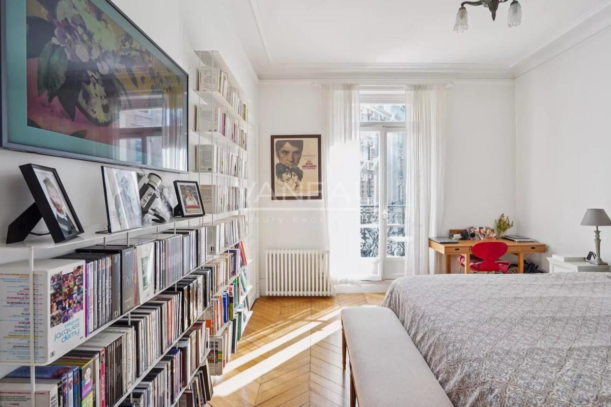 Paris XVIe - Village d'Auteuil - Elégant appartement deux chambr