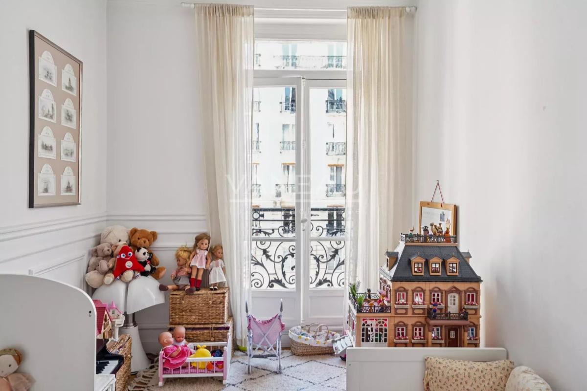 Paris XVIe - Village d'Auteuil - Elégant appartement deux chambr