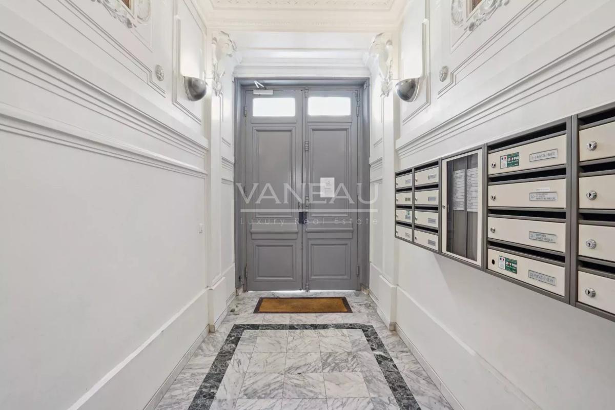 Paris XVIe - Village d'Auteuil - Elégant appartement deux chambr