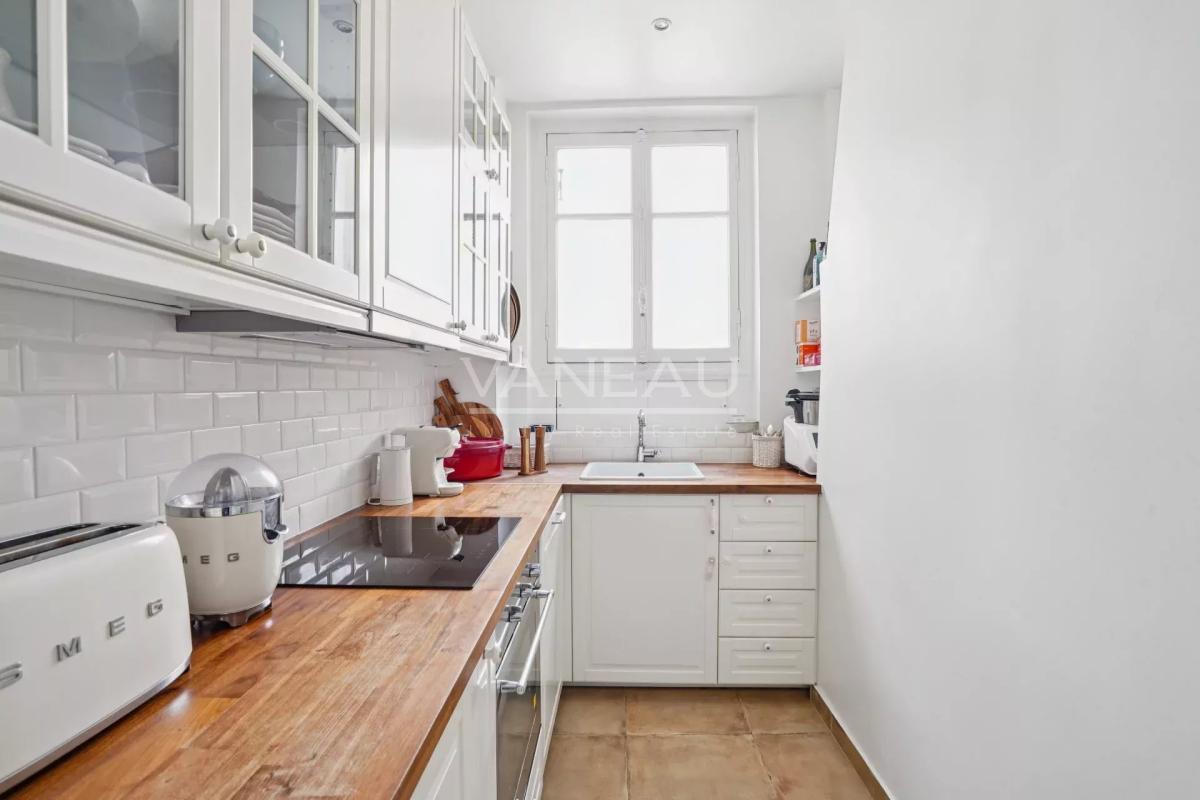 Paris XVIe - Village d'Auteuil - Elégant appartement deux chambr