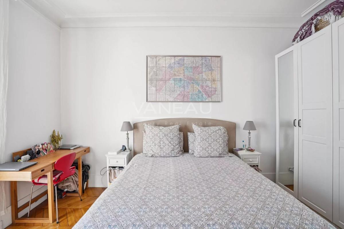 Paris XVIe - Village d'Auteuil - Elégant appartement deux chambr