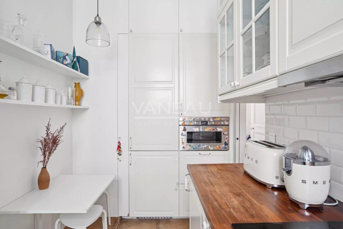 Paris XVIe - Village d'Auteuil - Elégant appartement deux chambr