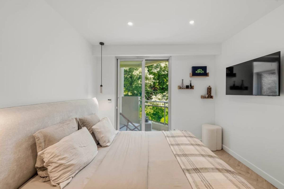 CANNES MONTROSE APPARTEMENT 3 PIECES RÉNOVÉ À VENDRE