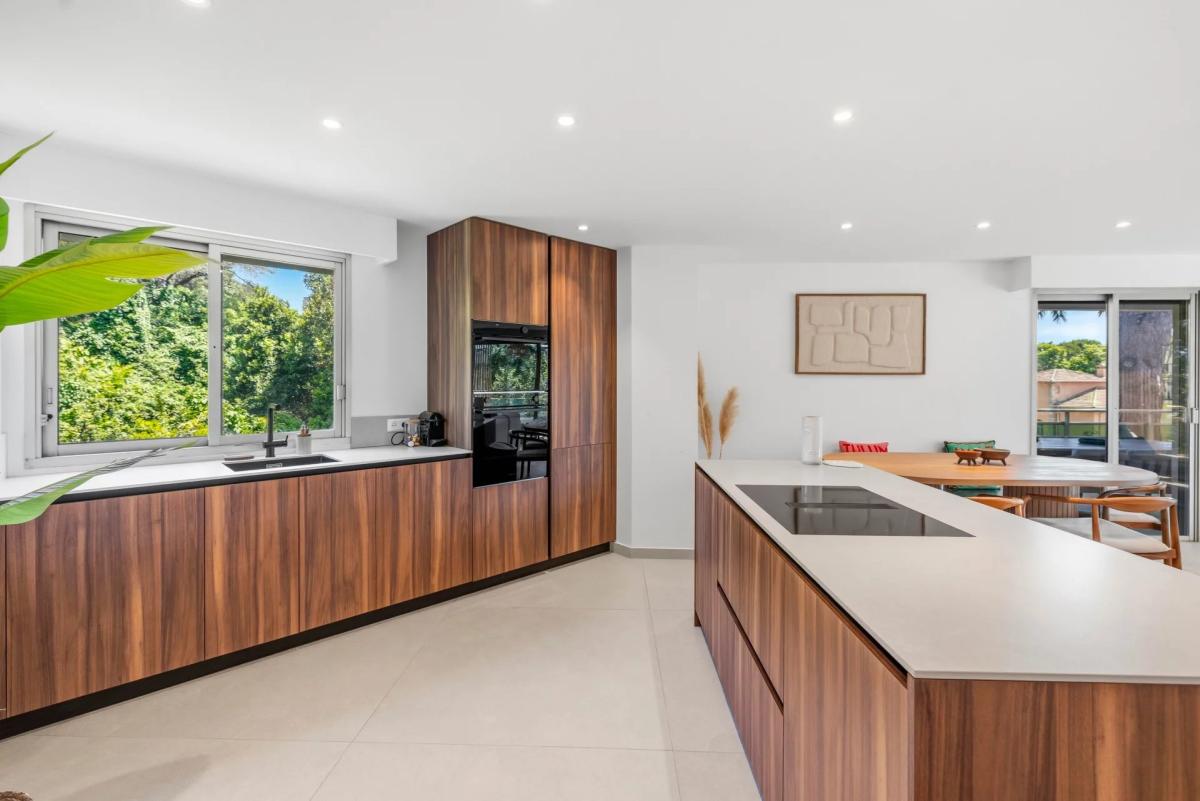 CANNES MONTROSE APPARTEMENT 3 PIECES RÉNOVÉ À VENDRE