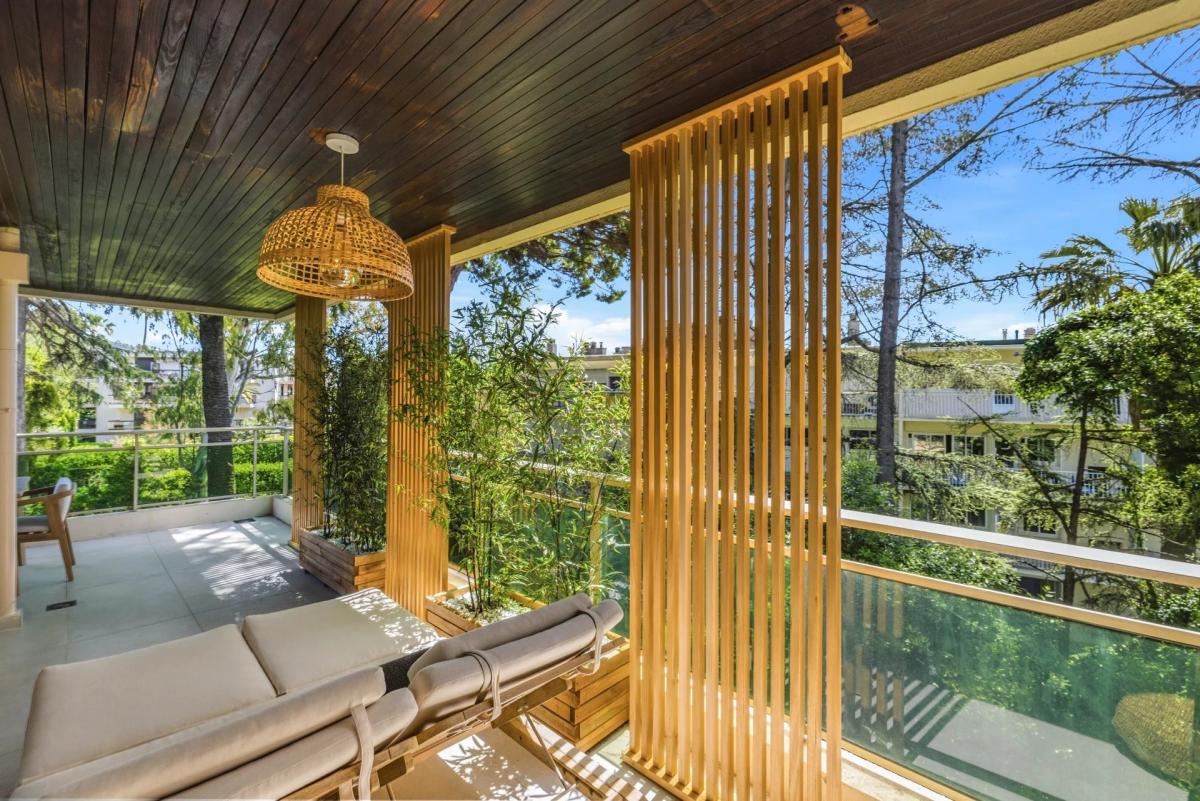 CANNES MONTROSE APPARTEMENT 3 PIECES RÉNOVÉ À VENDRE