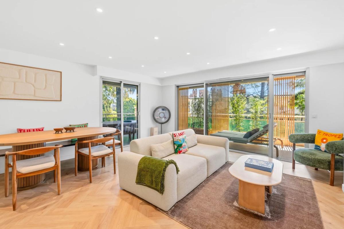 CANNES MONTROSE APPARTEMENT 3 PIECES RÉNOVÉ À VENDRE
