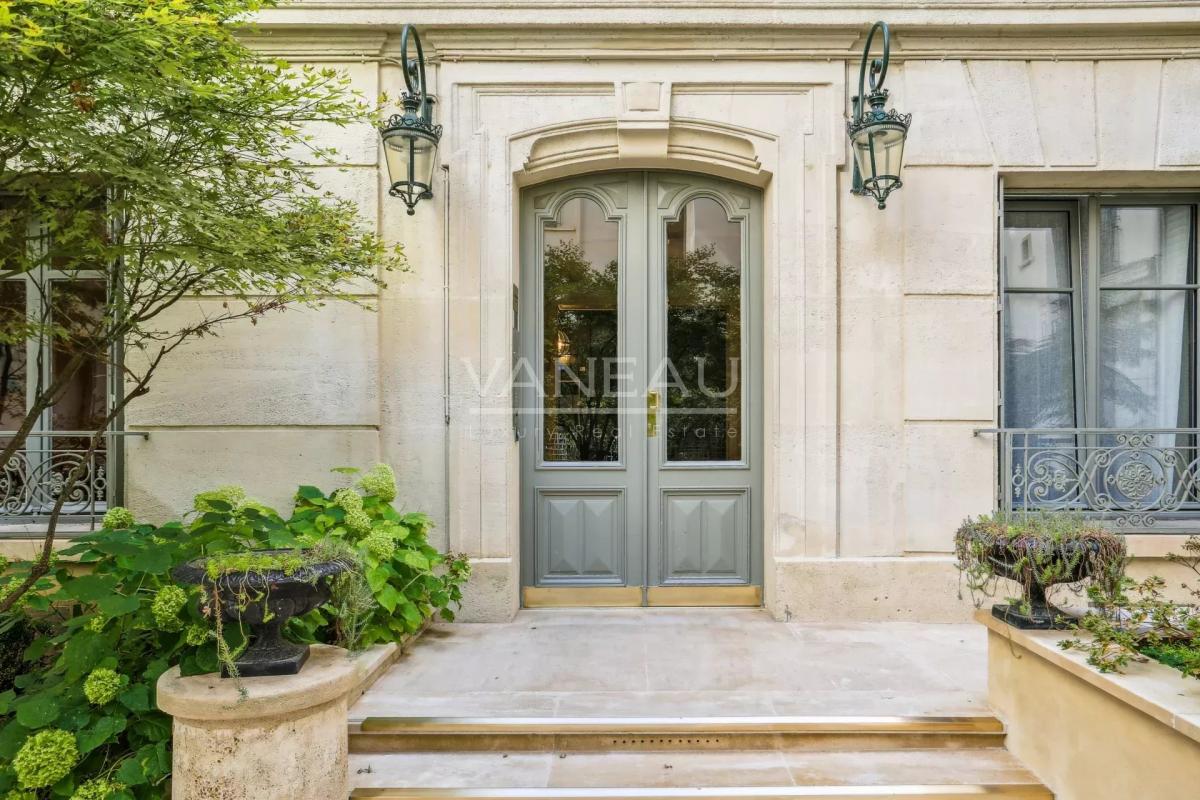 Paris XVIIe- Copropriété de grand standing - Appartement familia