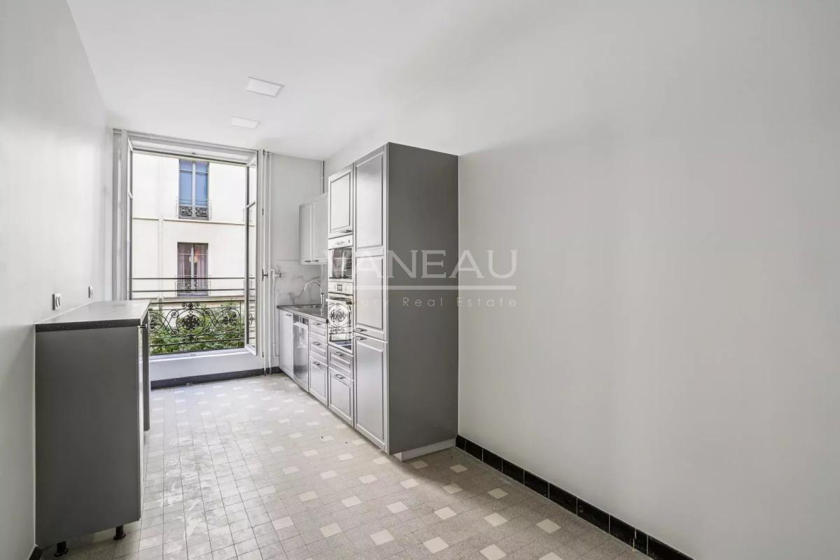 Paris XVIIe- Copropriété de grand standing - Appartement familia
