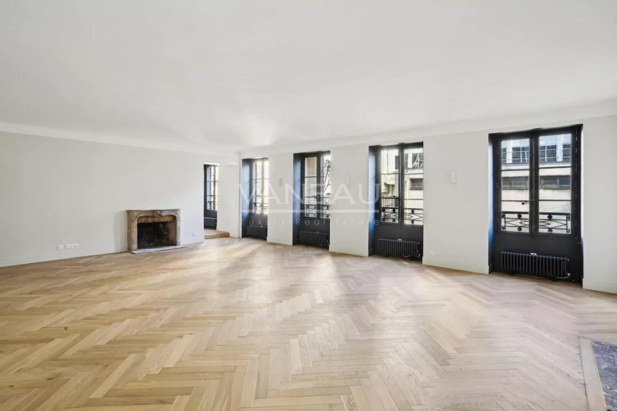 Exclusivité - Paris VIIIe - Proche Place Beauvau