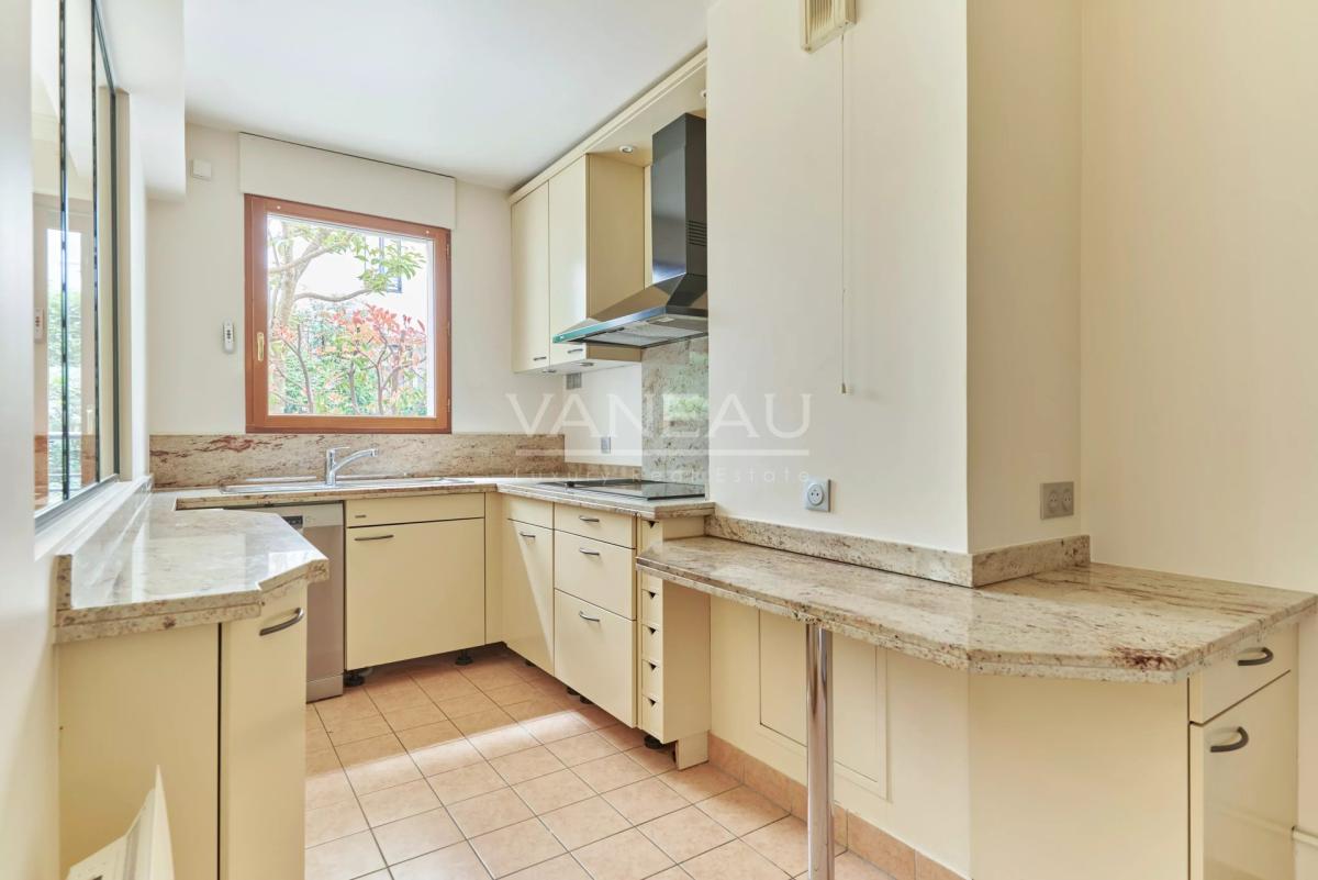 Paris XVe - Sèvres Lecourbe : Appartement familial avec terrasse