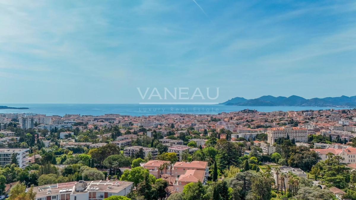 06400 - Cannes – Oxford - Vue mer - Quartier résidentiel recherché, à proximité immédiate du centre et des commodités