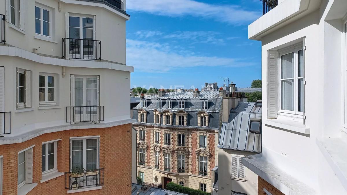 PARIS VII - RUE VANEAU - STUDIO