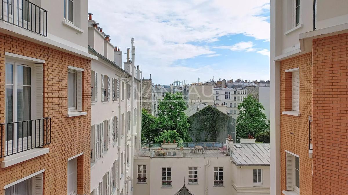 VANEAU VII - RUE VANEAU - STUDIO AVEC COIN BUREAU
