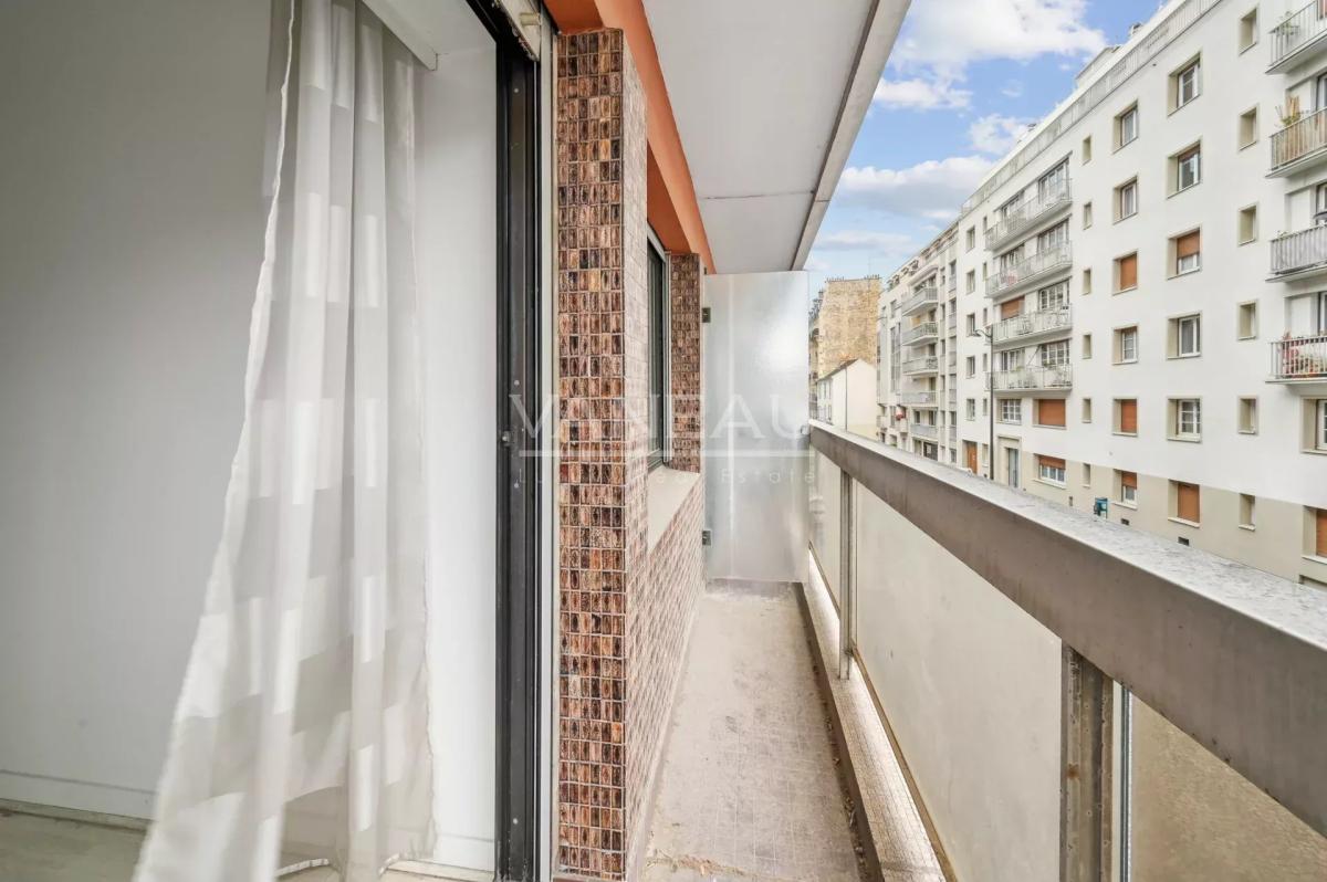 Paris XVe - Volontaires / Vaugirard : Studio lumineux avec balco