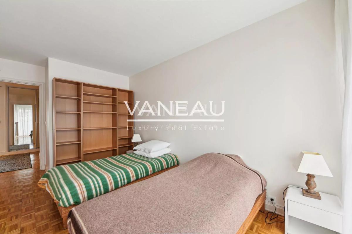 PARIS XIIIe _VAL DE GRACE / ARAGO : 3 CHAMBRES MEUBLEE