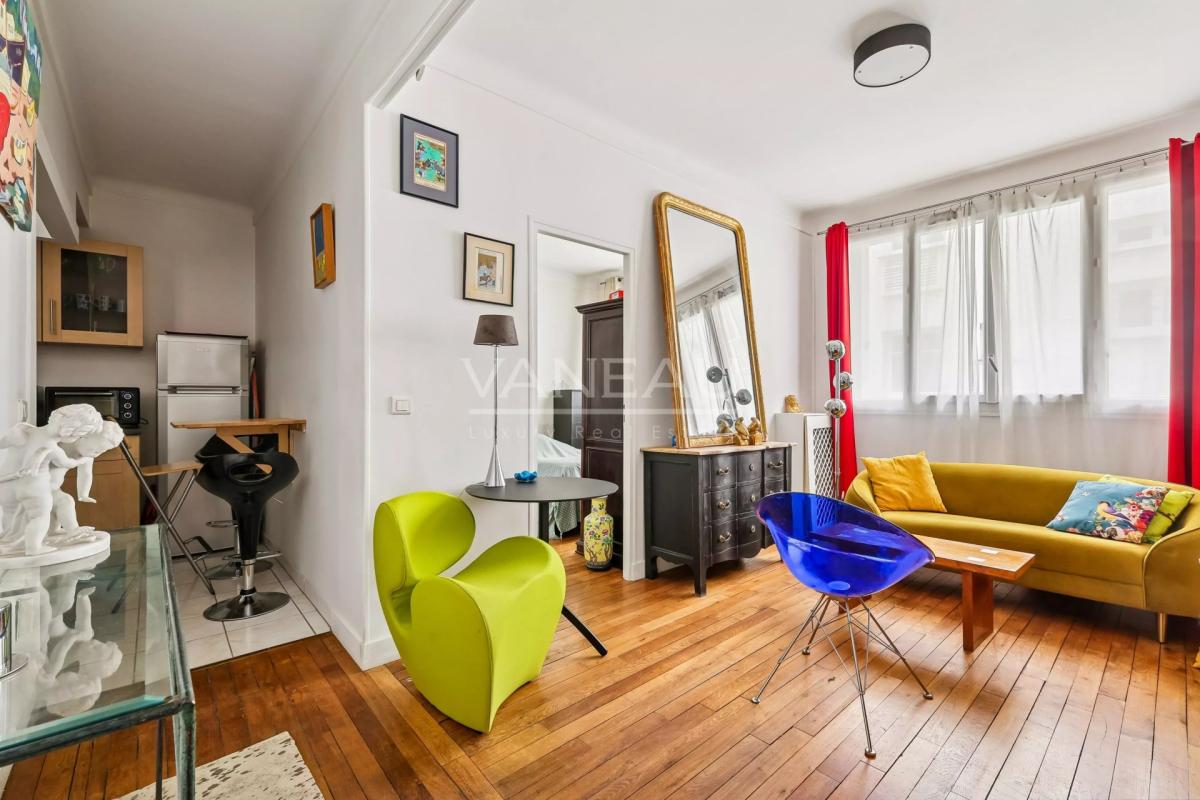 PARIS XVe -  Appartement deux pièces en parfait état / Rentabili