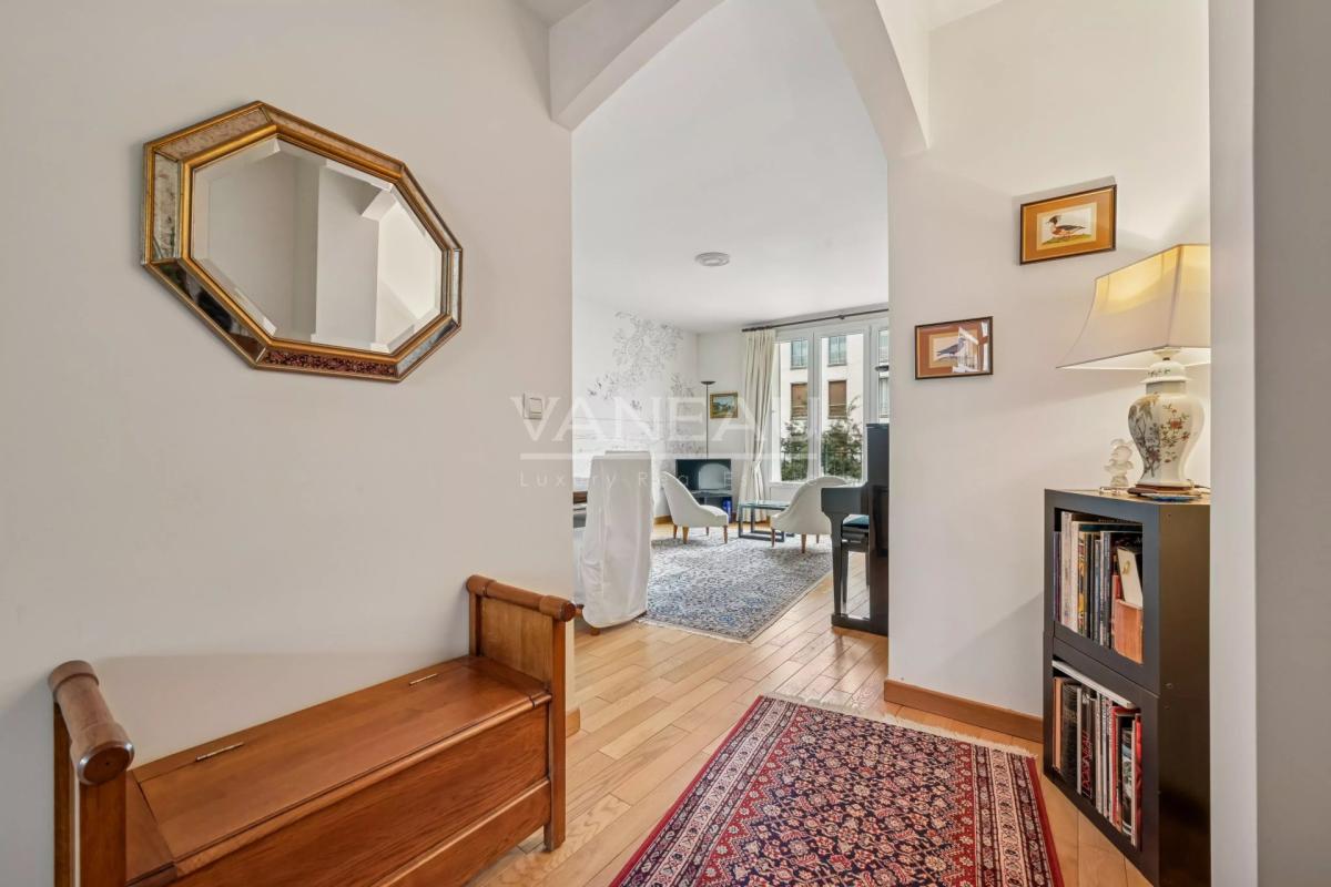 Paris XVe - Appartement trois pièces avec balcon - Parking inclu