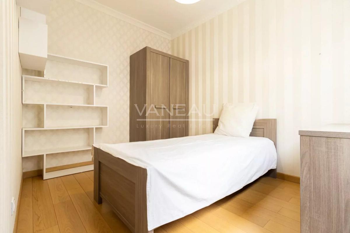 Paris XVIe - Porte Dauphine - Appartement spacieux de 4 chambres