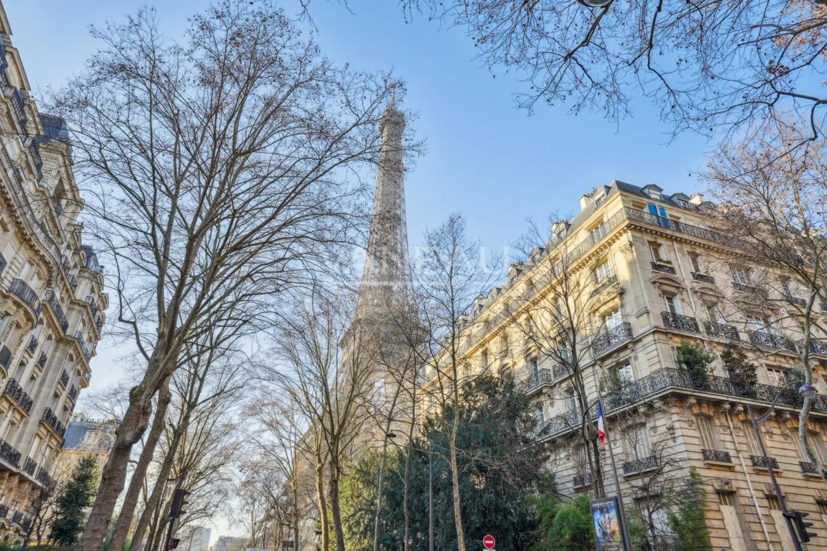 Gros Caillou - Vue Tour Eiffel