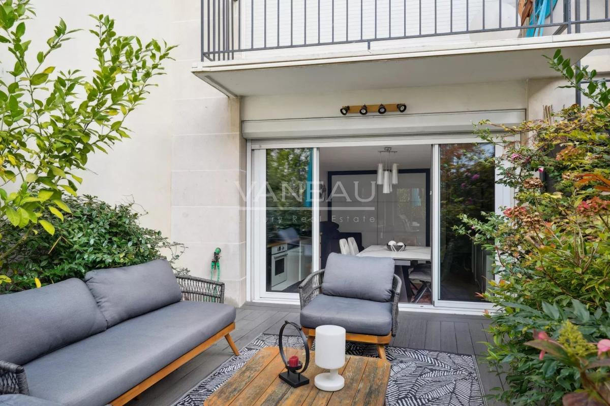 PARIS XVI - ETOILE - studio - terrasse