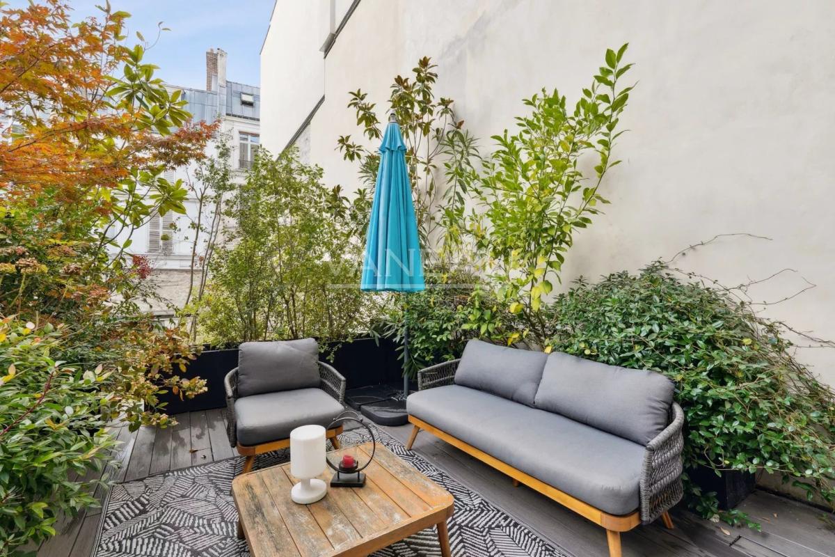 PARIS XVI - ETOILE - studio - terrasse