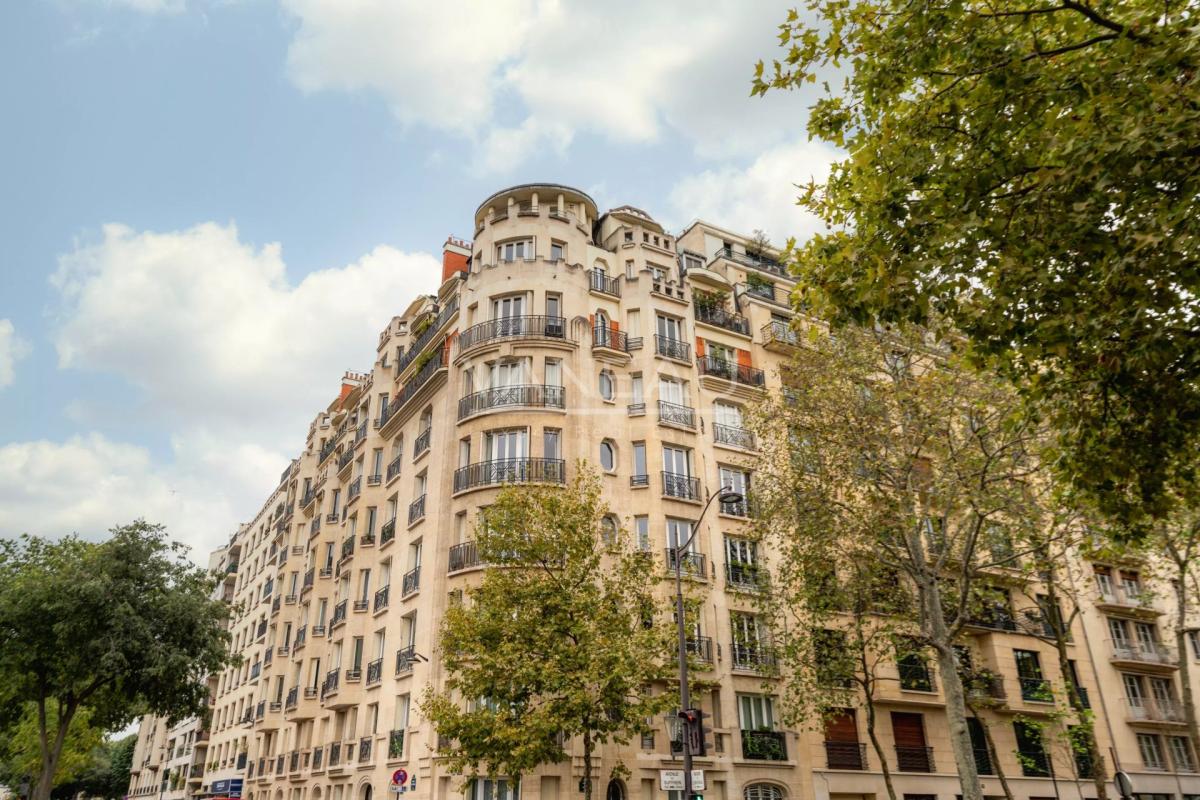 Prestigious 234 m² Apartment with Eiffel Tower Views