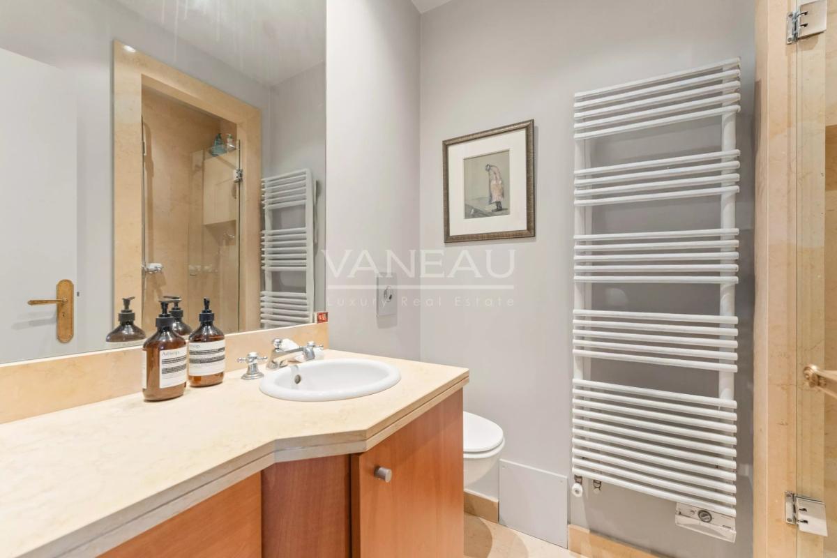 Prestigious 234 m² Apartment with Eiffel Tower Views