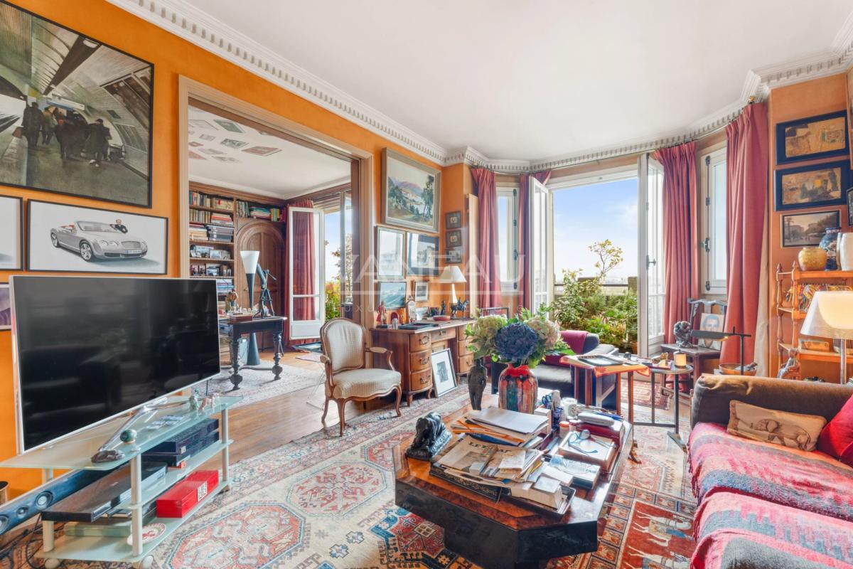Prestigious 234 m² Apartment with Eiffel Tower Views