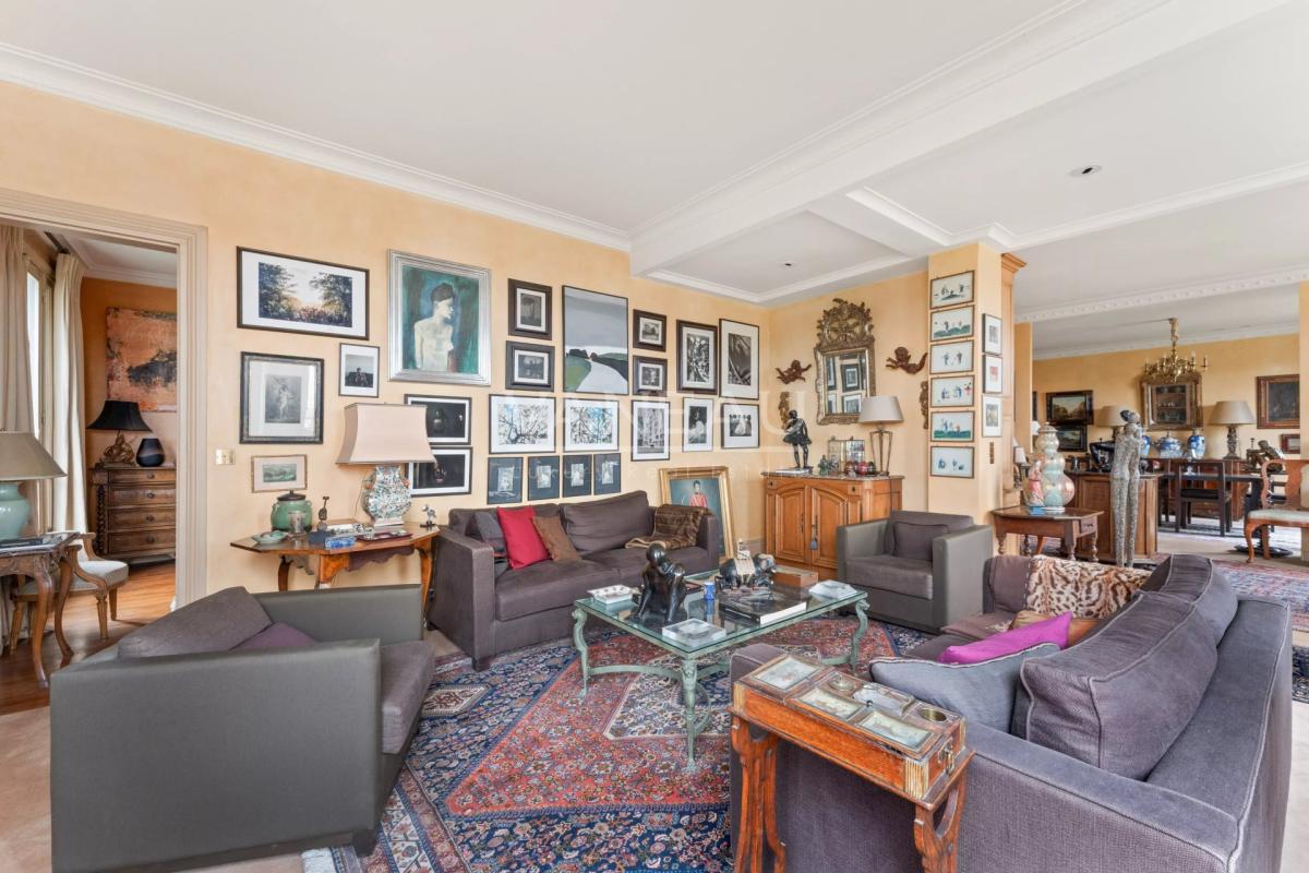 Prestigious 234 m² Apartment with Eiffel Tower Views