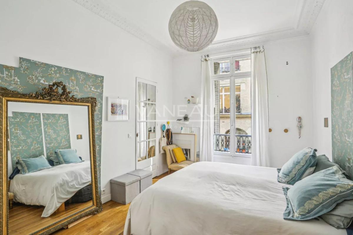 Paris VIII - Appartement familial, de réception ou à usage profe