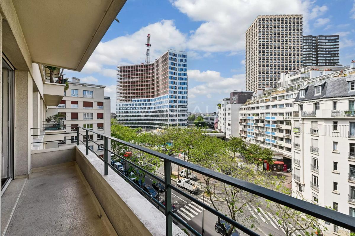Paris 15ème - Lumineux 3 pièces avec balcon et vue dégagée