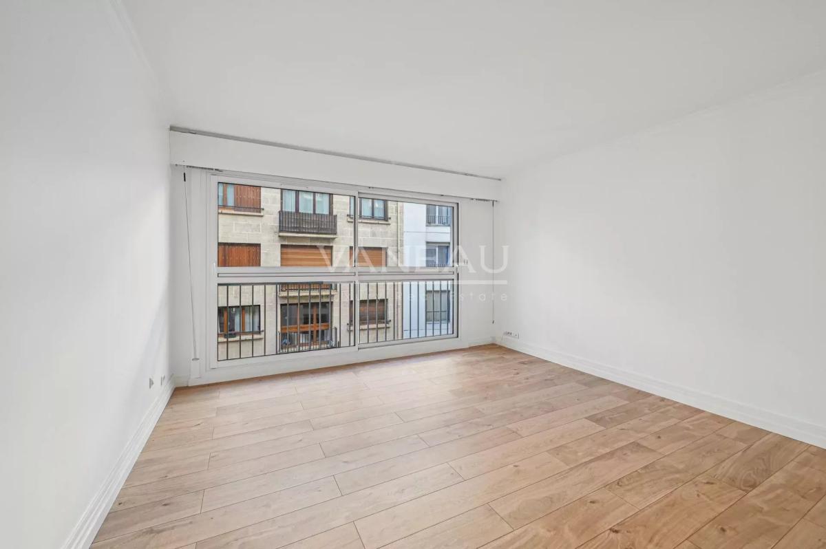 Paris XVe - Georges Brassens : Appartement trois pièces en très 