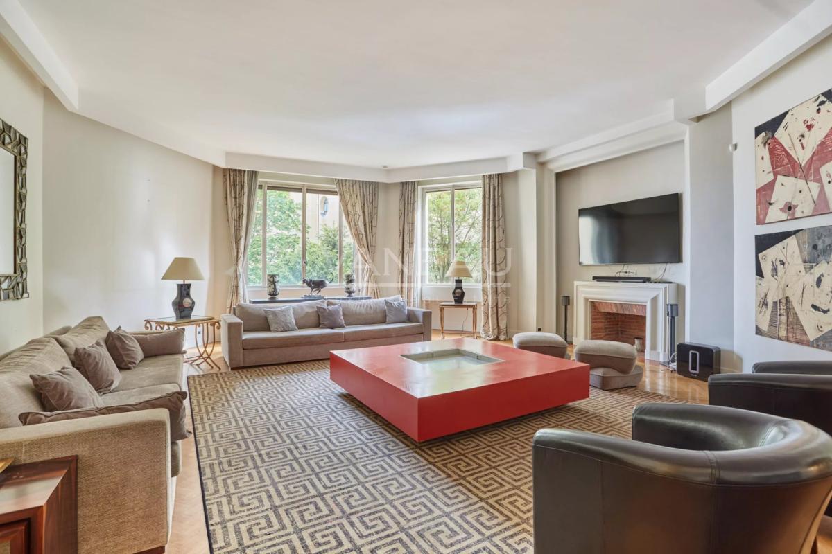 Paris XVIe - Immeubles Walter - Appartement familial et de récep