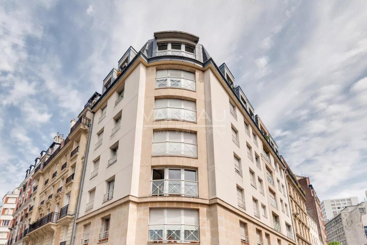 PARIS XVe - Square Necker appartement au calme