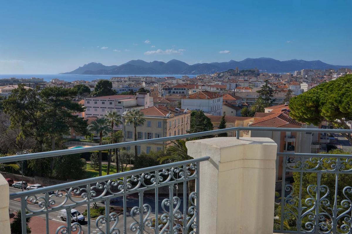 CANNES MONTFLEURY - APPARTEMENT 6 PIECES BOURGEOIS