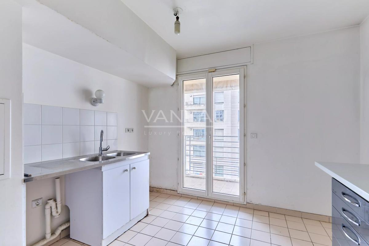 Appartement familial de 4 chambres avec balcon et terrasse
