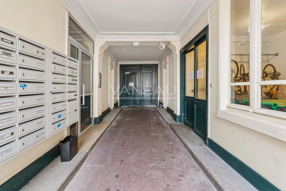 Paris XVe - 2 pièces dernier étage